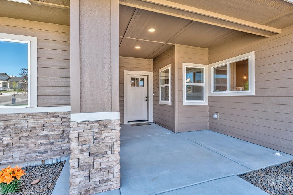 Photo of 735 Oakmont St, Payette, ID 83661 (MLS # 98986050)