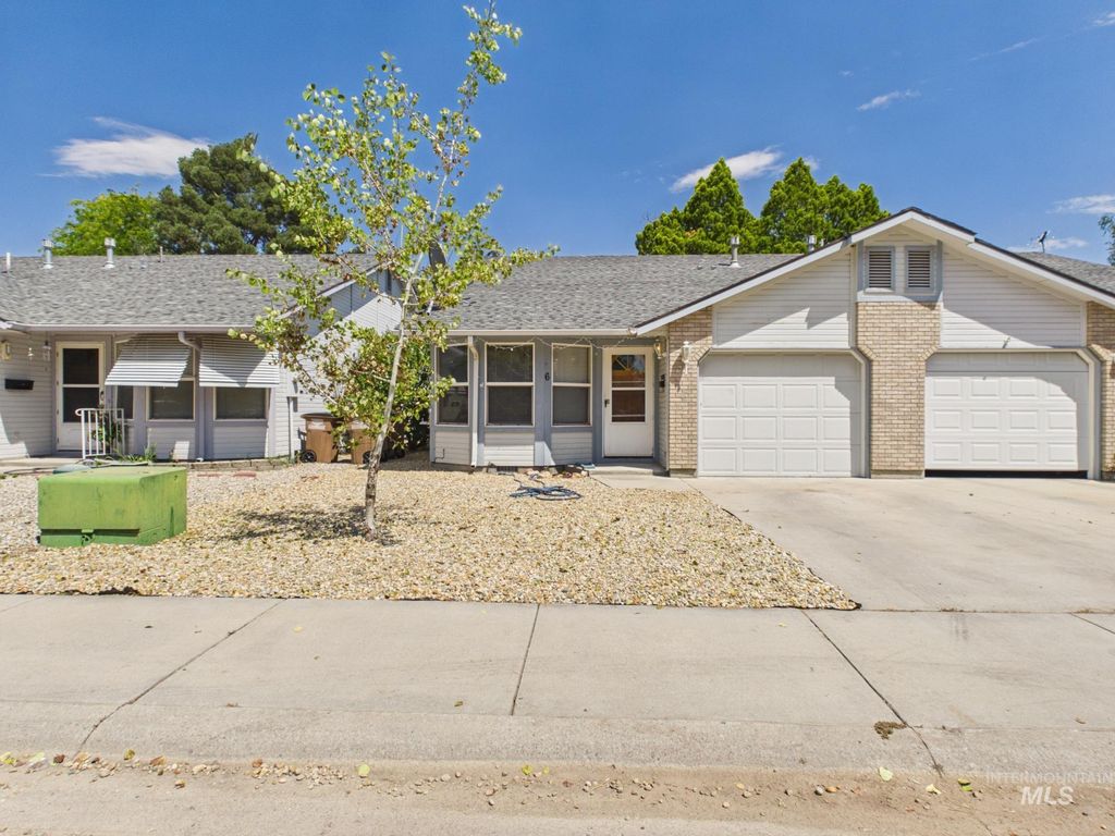 Photo of 804 E Main #6 St, Emmett, ID 83617 (MLS # 98994283)