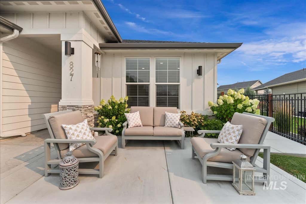 Photo of 827 N Chastain Ln, Eagle, ID 83616 (MLS # 98995703)