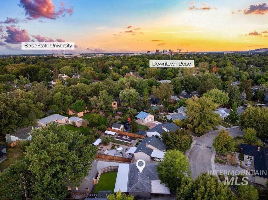 425 N Riverview Dr