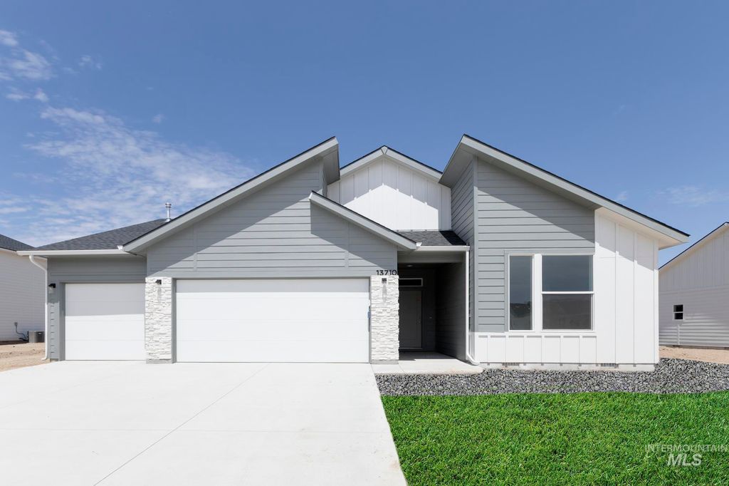 Photo of 5030 E Open Canyon Dr, Nampa, ID 83687 (MLS # 98972724)