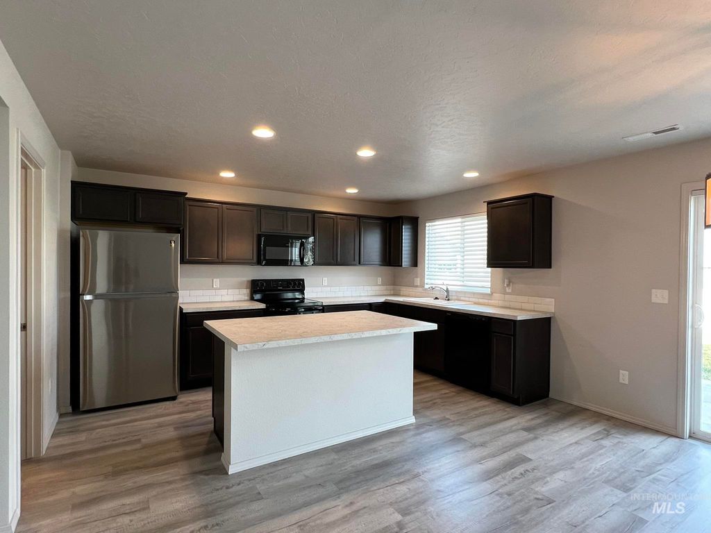 Photo of 8416 E Conant St, Nampa, ID 83687 (MLS # 98973706)