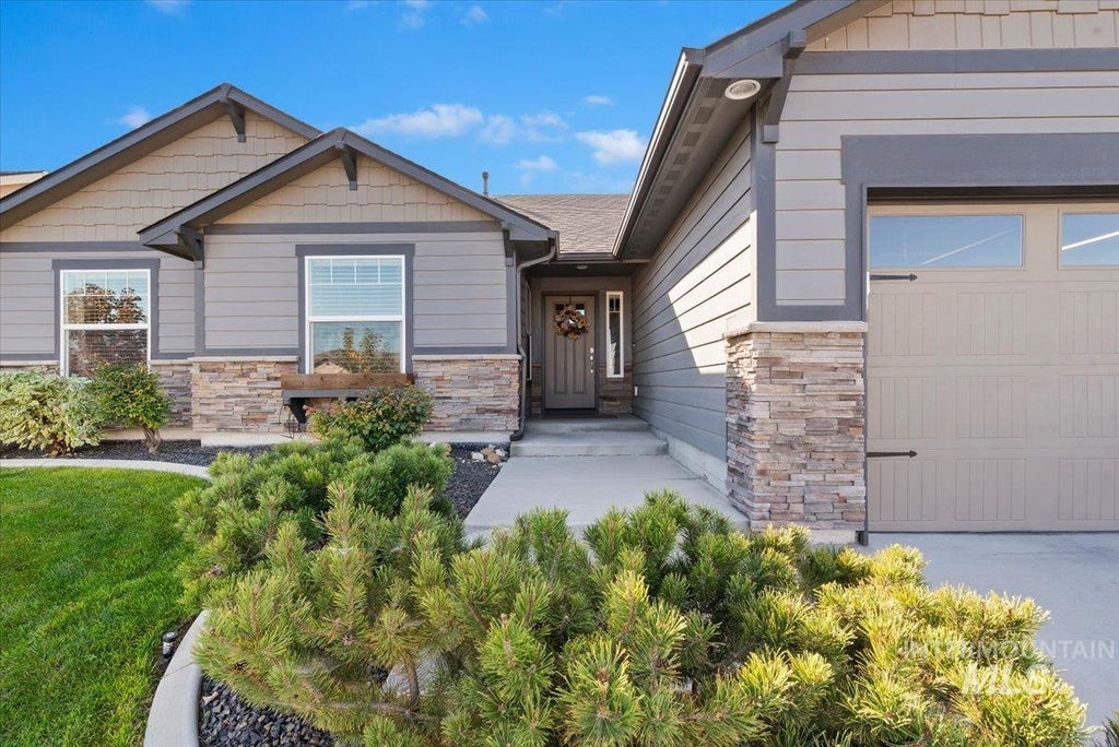 Photo of 1503 W Cactus St, Nampa, ID 83686 (MLS # 99004594)