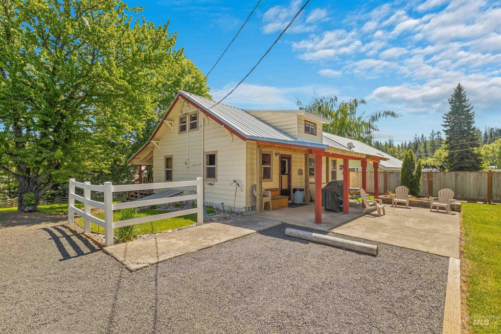 Photo of 210 S 2nd St, Elk River, ID 83827 (MLS # 98996520)