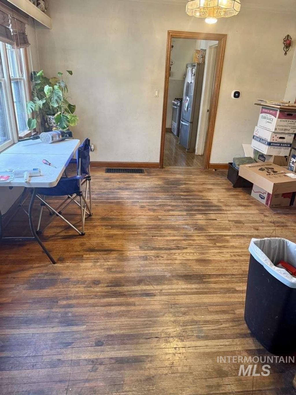 Photo of 203 9th Ave, Twin Falls, ID 83301 (MLS # 98979296)