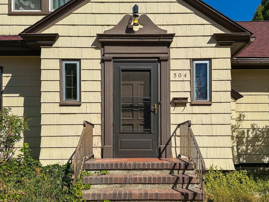 Photo of 504 S Hayes St, Moscow, ID 83843 (MLS # 98971005)