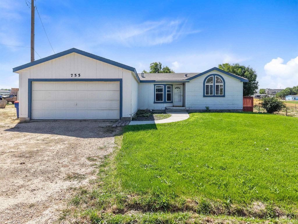 Photo of 755 S Ash Ave, Kuna, ID 83634 (MLS # 98979726)