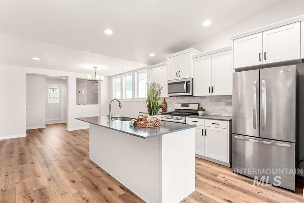 Photo of 138 W Radiant Ridge Dr, Meridian, ID 83642 (MLS # 98971570)