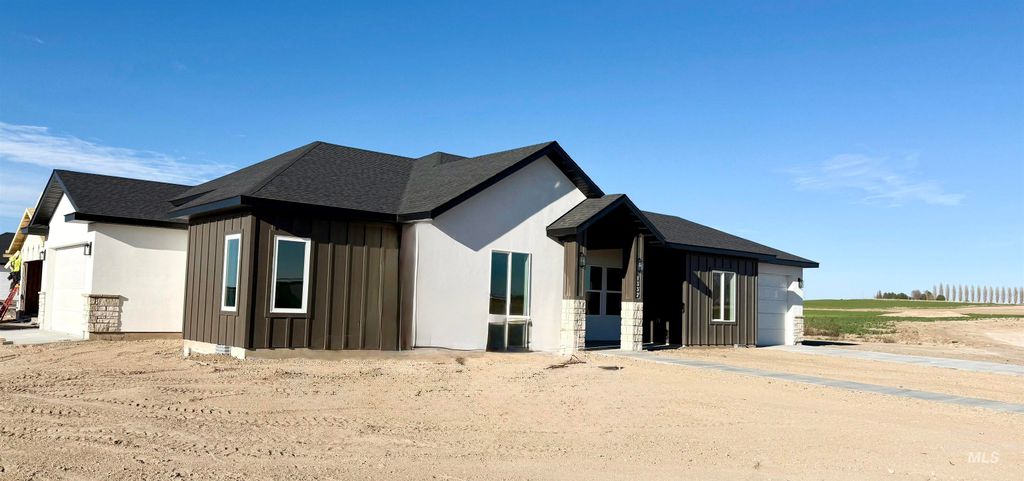Photo of 1332 E 18th Ave #Lot 1 BLK 9 Becker S, Jerome, ID 83338 (MLS # 98976301)