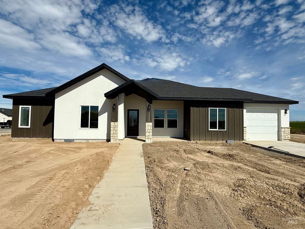 Photo of 1332 E 18th Ave #Lot 1 BLK 9 Becker S, Jerome, ID 83338 (MLS # 98976301)