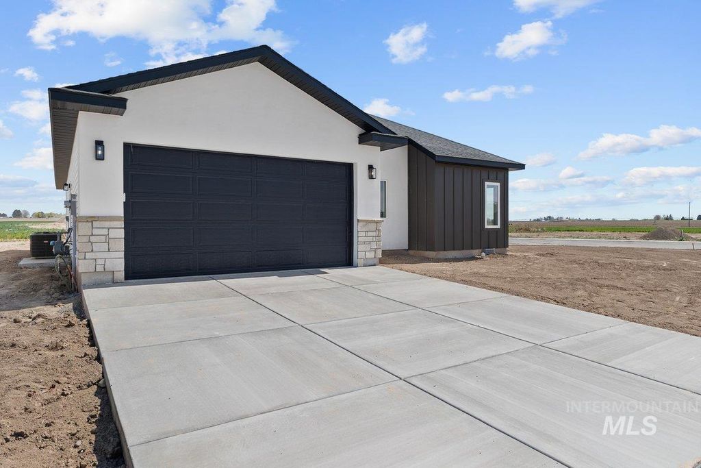 Photo of 1332 E 18th Ave #Lot 1 BLK 9 Becker S, Jerome, ID 83338 (MLS # 98976301)