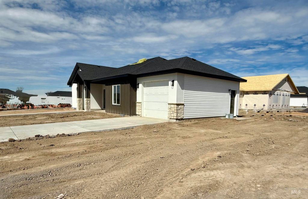 Photo of 1332 E 18th Ave #Lot 1 BLK 9 Becker S, Jerome, ID 83338 (MLS # 98976301)