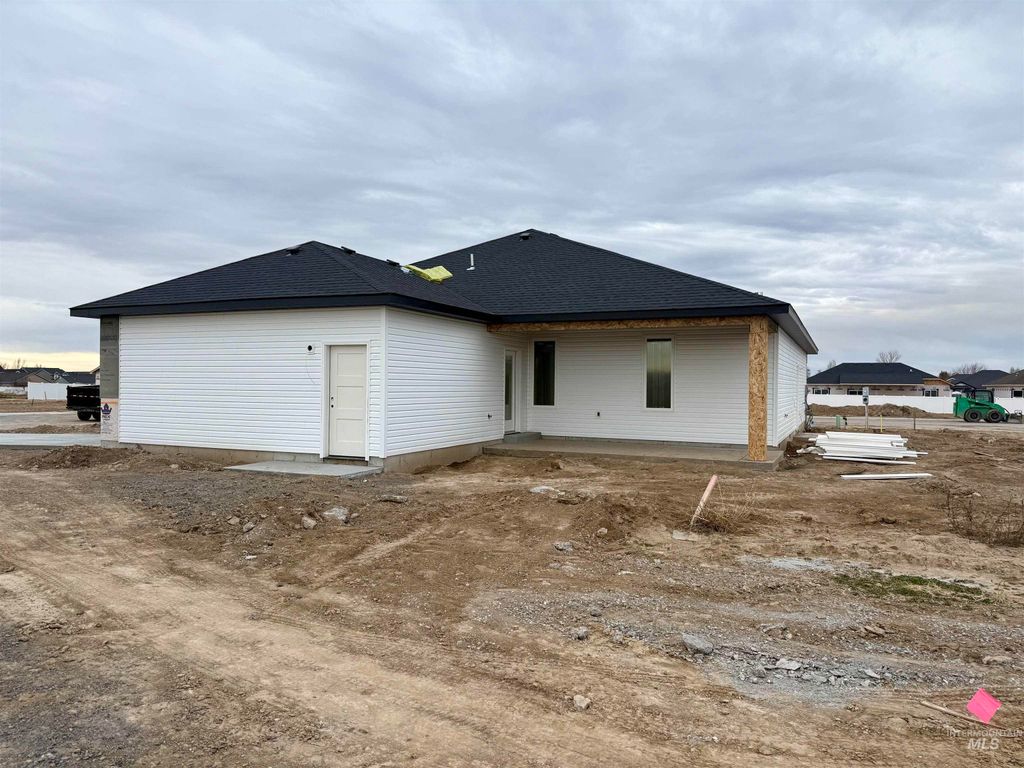 Photo of 1332 E 18th Ave #Lot 1 BLK 9 Becker S, Jerome, ID 83338 (MLS # 98976301)