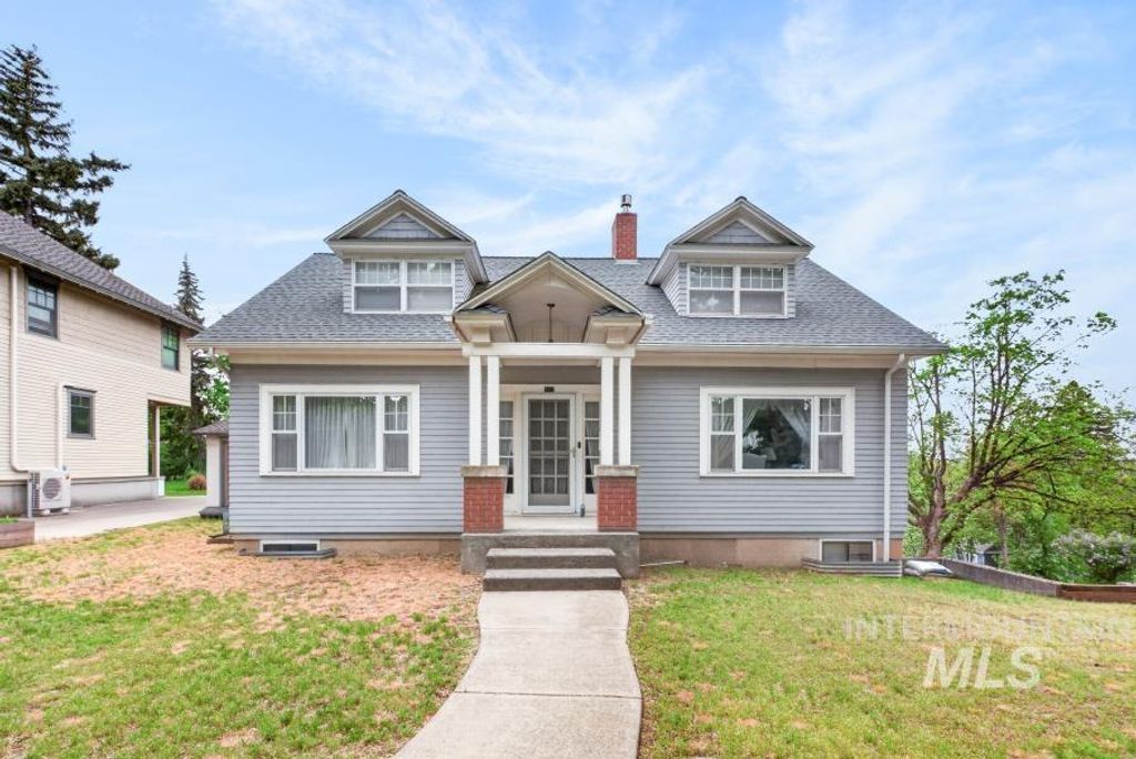 Photo of 415 N Polk St, Moscow, ID 83843 (MLS # 98986365)