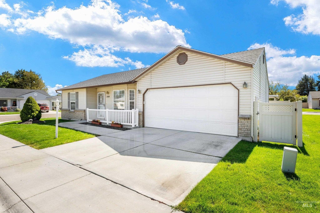 Photo of 2110 Glenn Way, Caldwell, ID 83605 (MLS # 99001265)