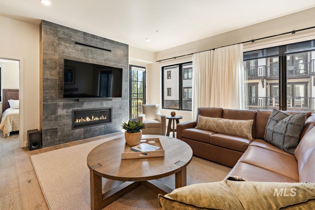 Photo of 740 Village Drive #306, Donnelly, ID 83615 (MLS # 98971587)