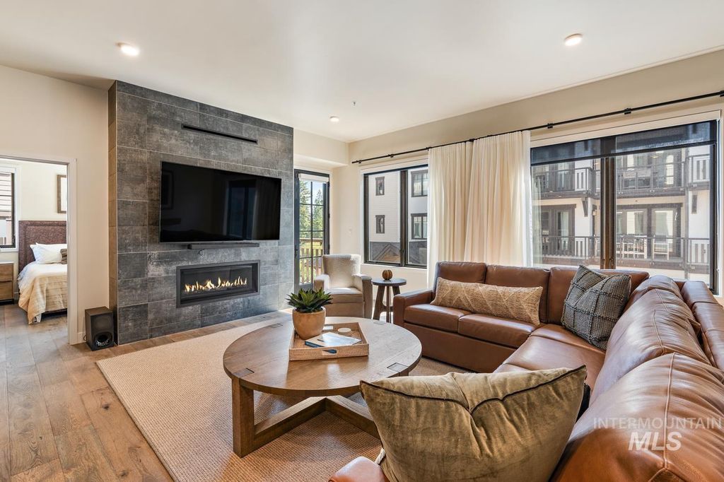 Photo of 740 Village Drive #306, Donnelly, ID 83615 (MLS # 98971587)