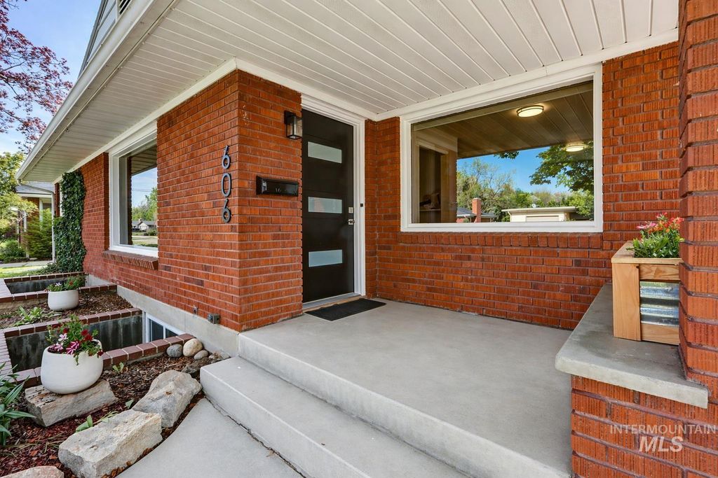 Photo of 606 S Michael Street, Boise, ID 83705 (MLS # 98983413)