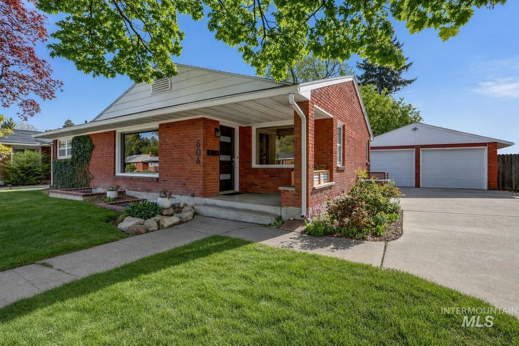 Photo of 606 S Michael Street, Boise, ID 83705 (MLS # 98983413)