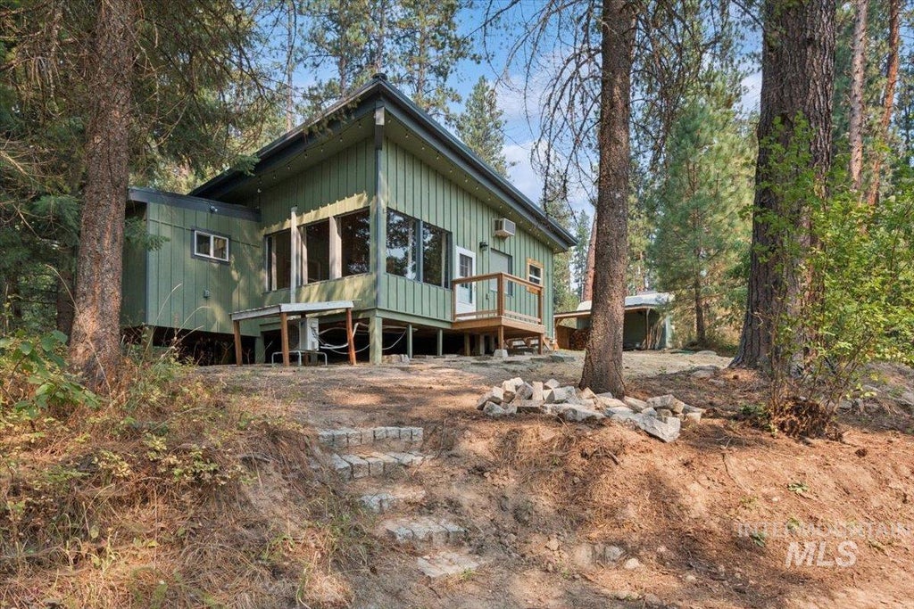 Photo of 8 Moonglow Circle, Garden Valley, ID 83622 (MLS # 98995860)