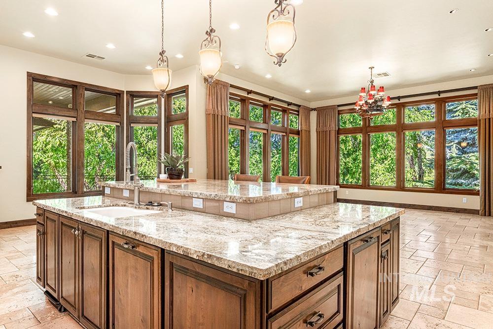 1292 E Prairie View Dr