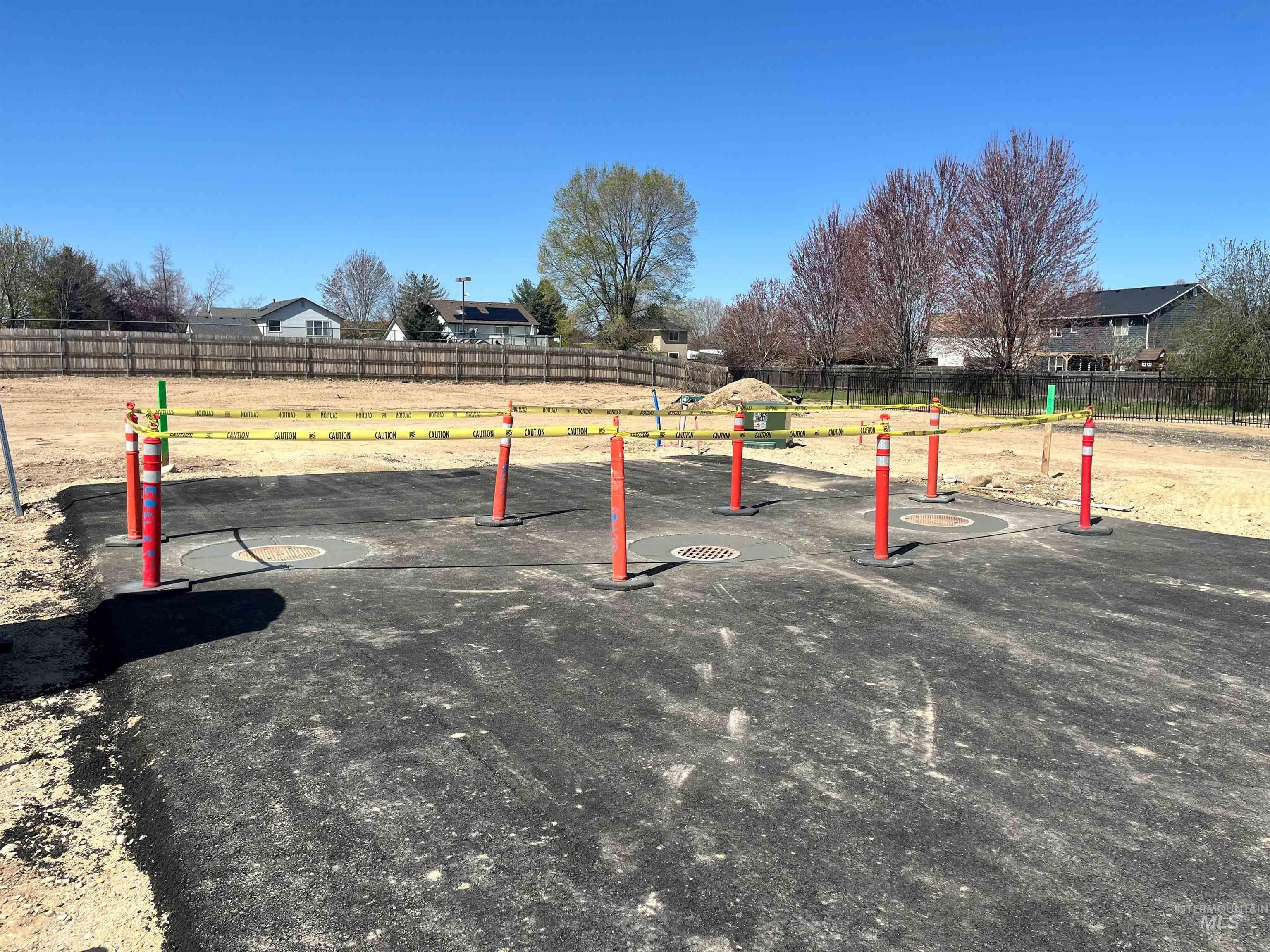 Neighborhood of just 4 lots.