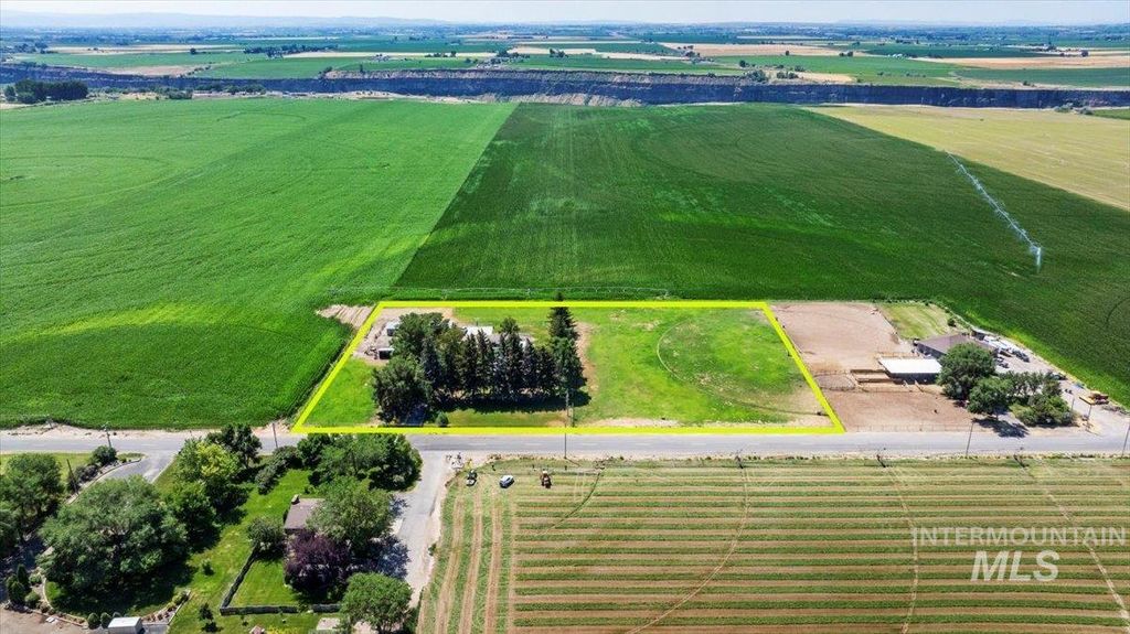 Photo of 249 W 500 S, Jerome, ID 83338 (MLS # 98956174)