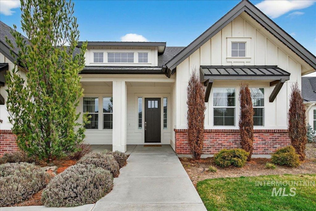 Photo of 1854 N Tullshire Way, Eagle, ID 83616 (MLS # 98978748)