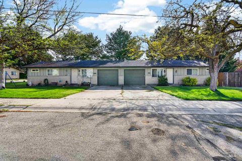 Photo of 1906 N Allumbaugh St, Boise, ID 83704 (MLS # 98983406)