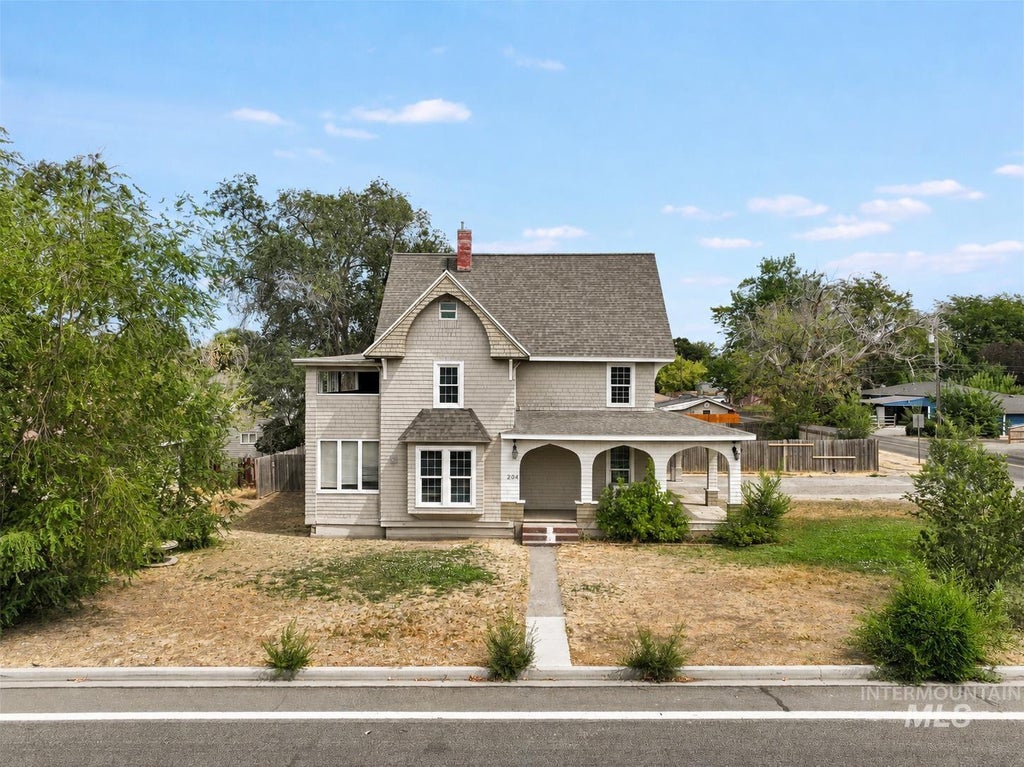 Photo of 204 Harrison Street, Twin Falls, ID 83301 (MLS # 98998143)