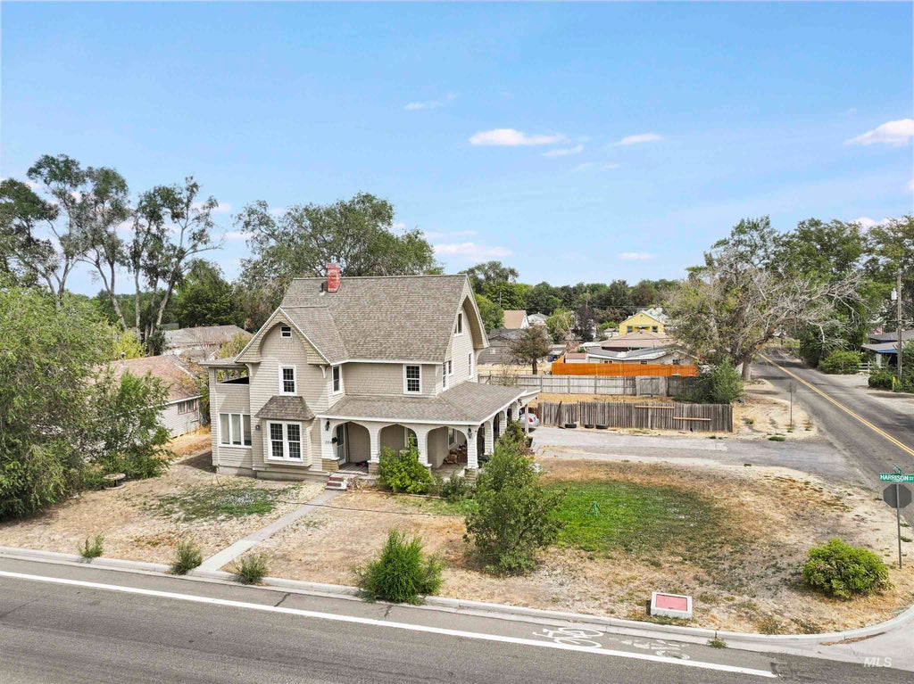 Photo of 204 Harrison Street, Twin Falls, ID 83301 (MLS # 98998143)