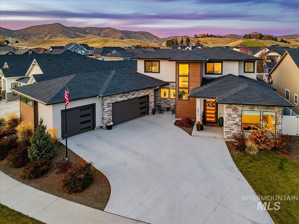 Photo of 8872 W Suttle Lake Dr, Boise, ID 83714 (MLS # 98980952)
