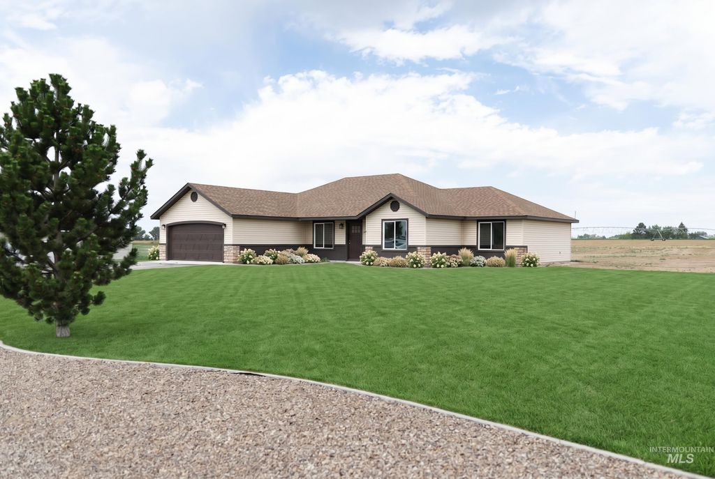 Photo of 179 W 30 South, Jerome, ID 83338 (MLS # 98986610)