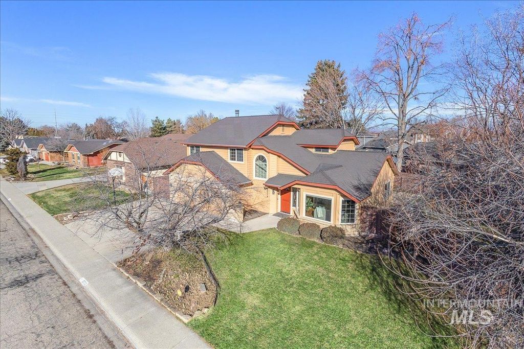 Photo of 8772 W Brookview Dr, Boise, ID 83709 (MLS # 98974007)