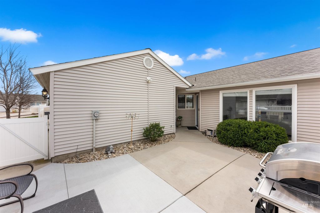 Photo of 9755 W Woodland Lane, Boise, ID 83704 (MLS # 98979270)