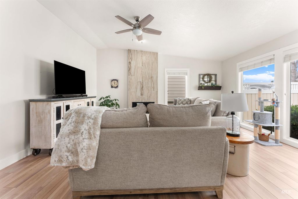 Photo of 9755 W Woodland Lane, Boise, ID 83704 (MLS # 98979270)