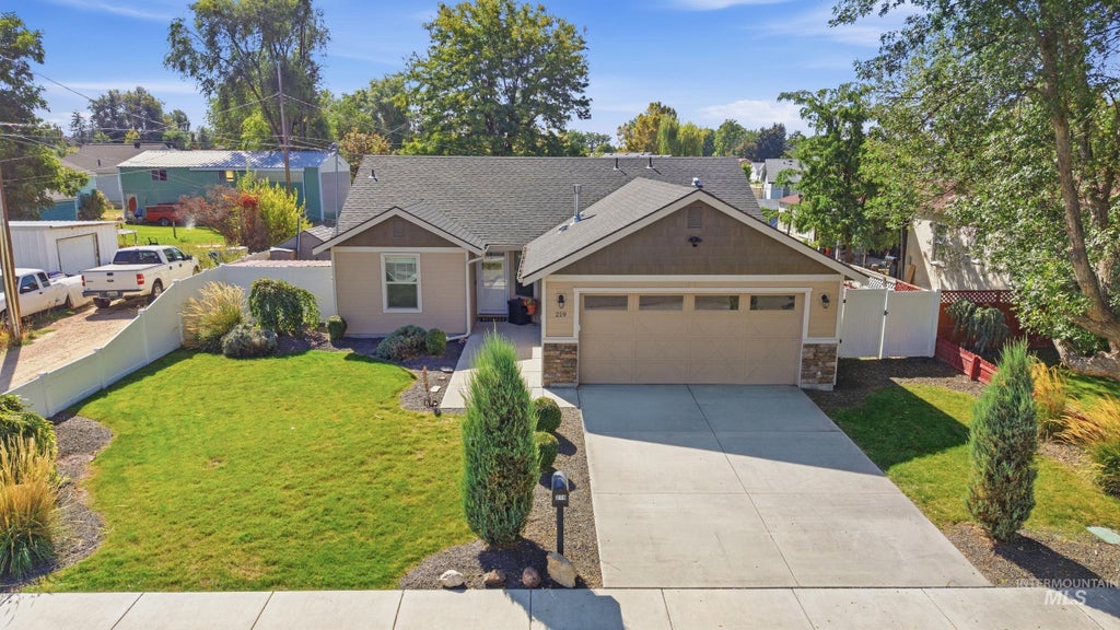 Photo of 219 High Street, Nampa, ID 83651 (MLS # 99001441)