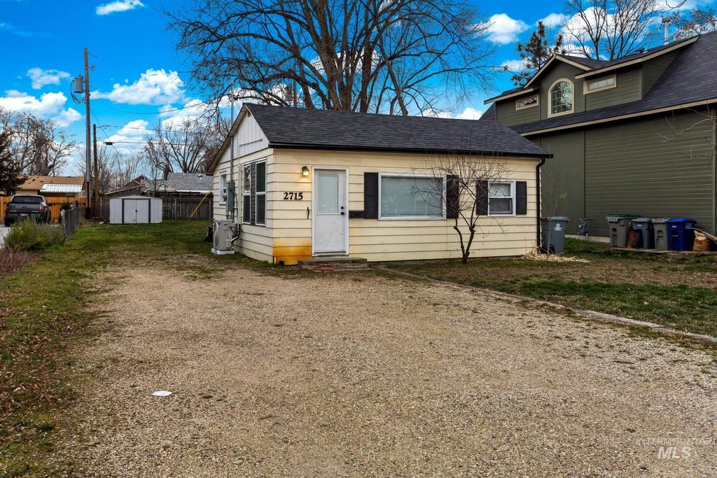 Photo of 2715 W Woodlawn Ave, Boise, ID 83702 (MLS # 98979616)