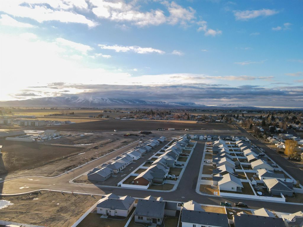 Photo of 2411 Bristol Avenue, Burley, ID 83318 (MLS # 98975890)