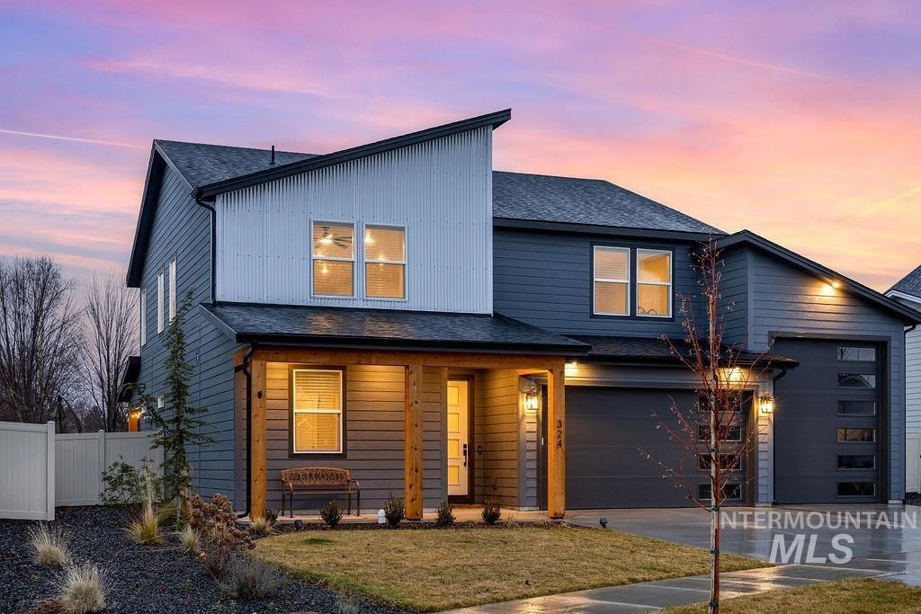 Photo of 324 S Quincannon Ln, Star, ID 83669 (MLS # 98971130)