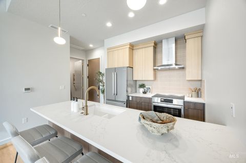 Photo of 4340 E Haystack St #307, Boise, ID 83716 (MLS # 98973015)