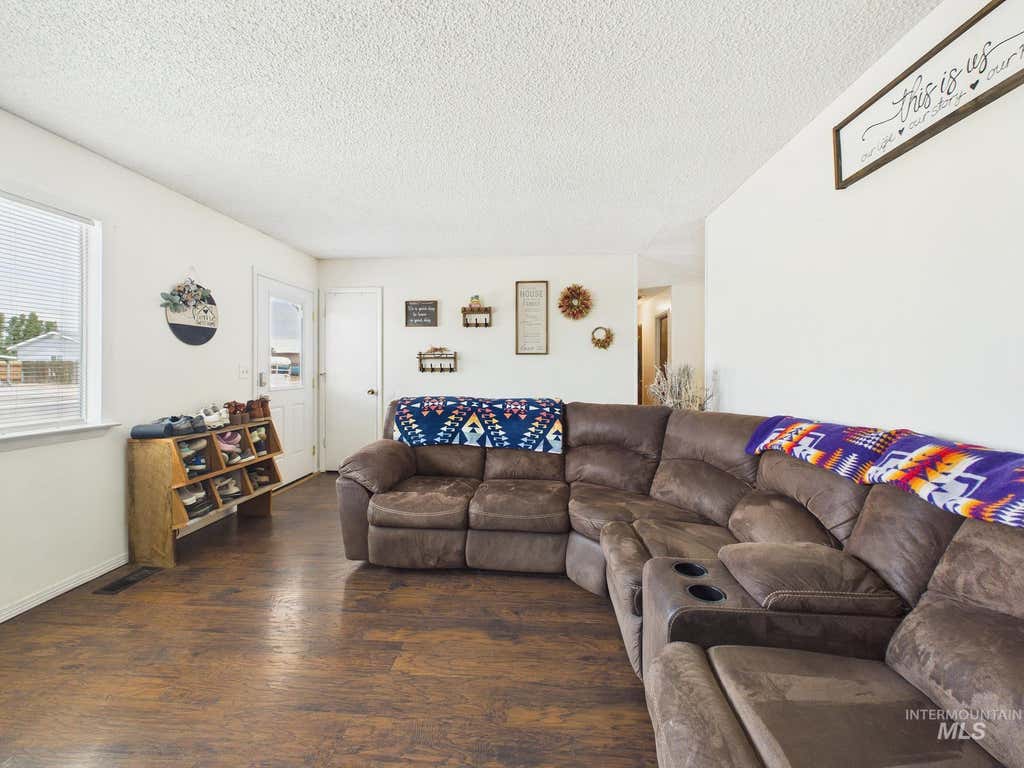 Photo of 815 NW 2nd St, Fruitland, ID 83619 (MLS # 98988785)