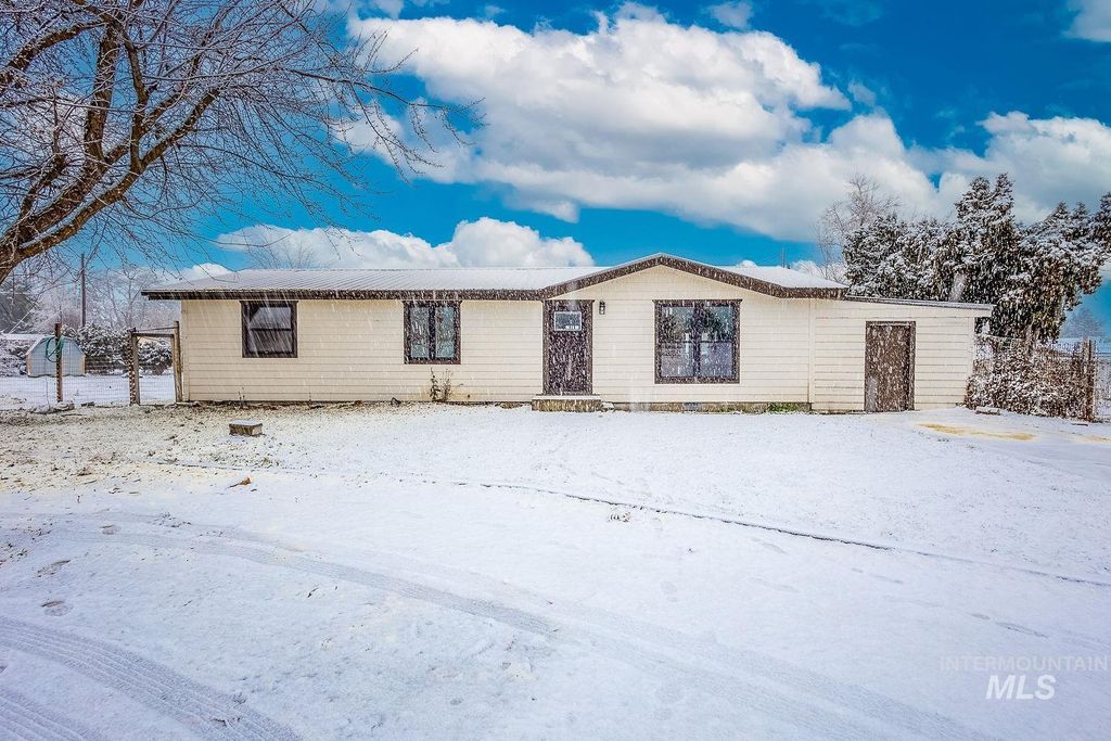 Photo of 2490 Pine Ave, Payette, ID 83661 (MLS # 98970516)