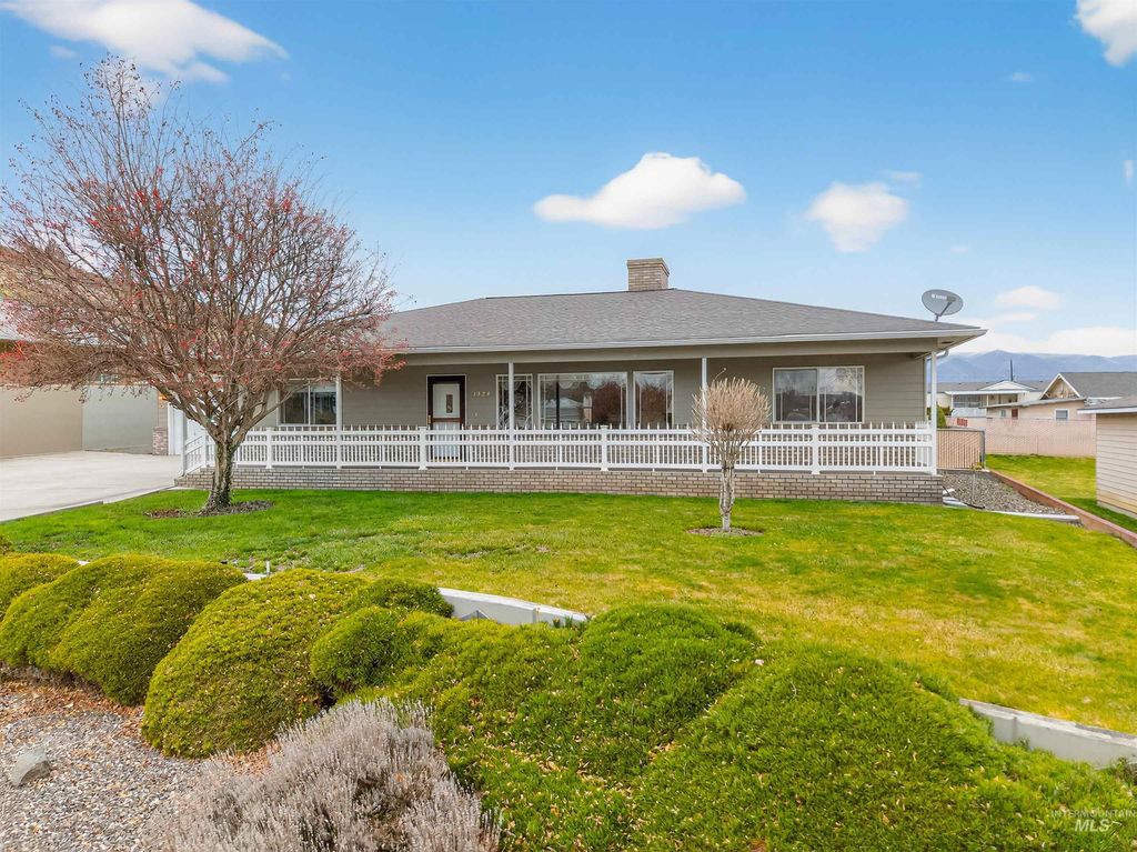 Photo of 1324 Setlow Court, Clarkston, WA 99403 (MLS # 98972596)