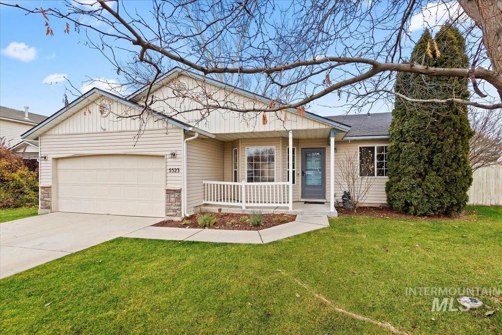 Photo of 5523 Ormsby Ave, Caldwell, ID 83607 (MLS # 98969895)