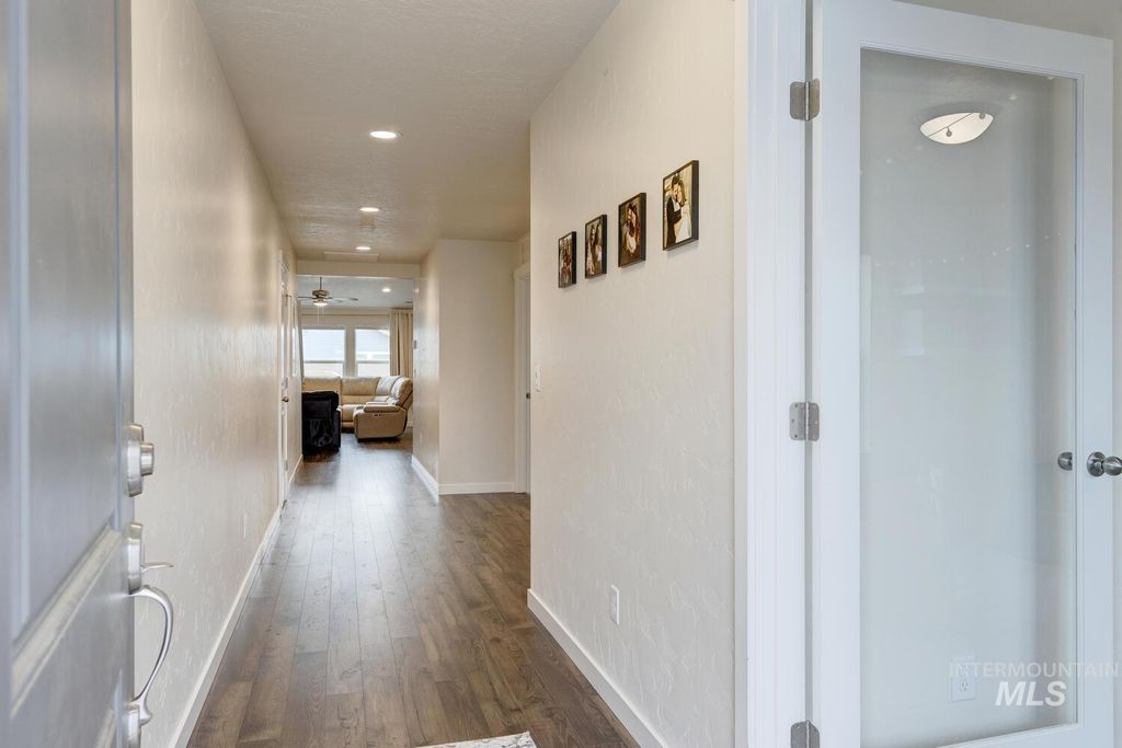 Photo of 12445 Shadow River St, Caldwell, ID 83607 (MLS # 98969504)