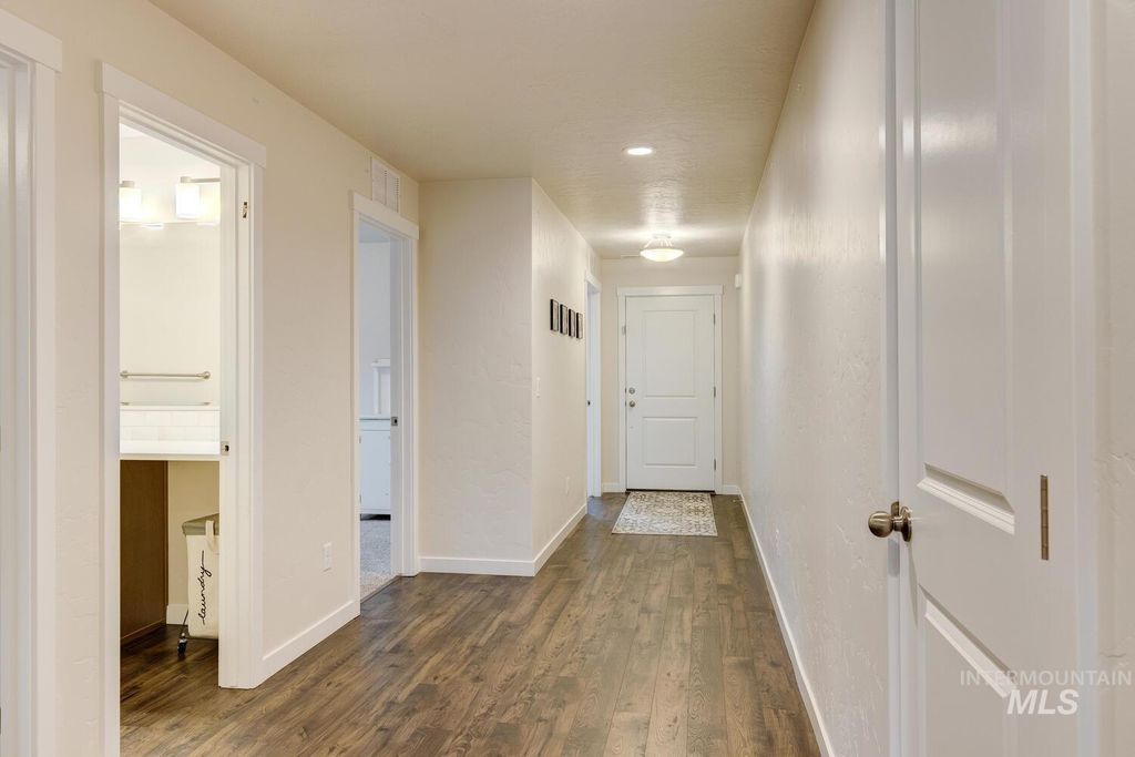 Photo of 12445 Shadow River St, Caldwell, ID 83607 (MLS # 98969504)