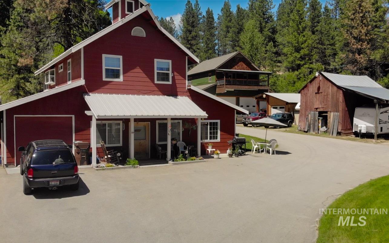 840/842 Banks Lowman Rd