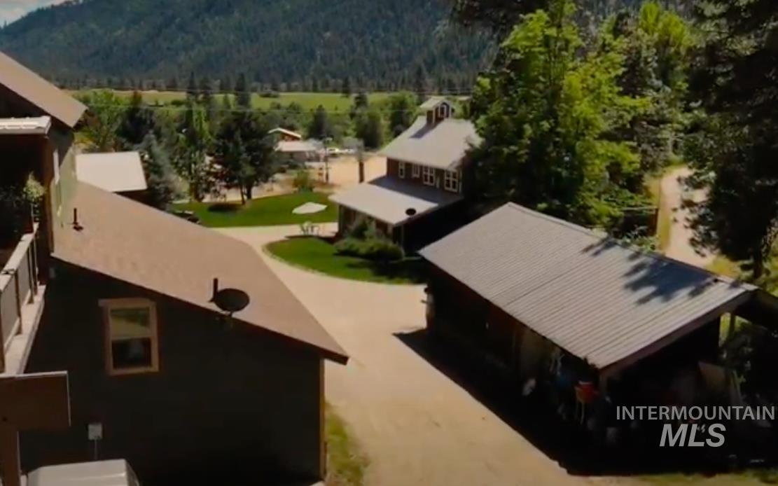 840/842 Banks Lowman Rd