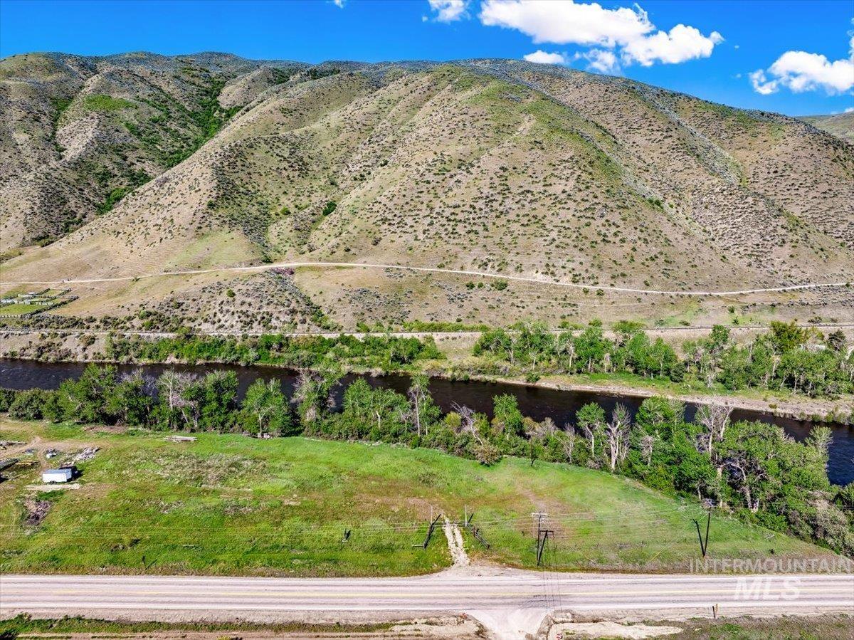 6856 Highway 55